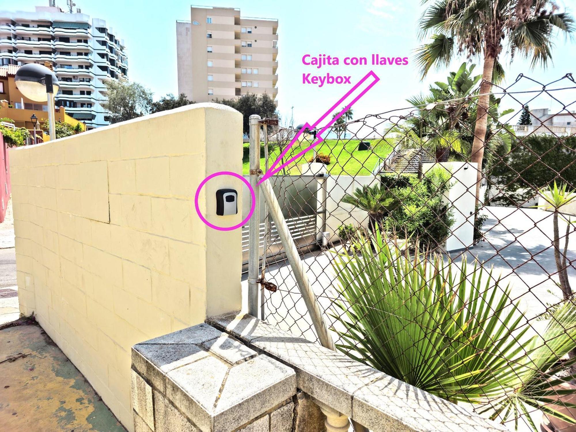 On Beach Deluxe Apartment With Pools And Own Garden El Puerto de Santa María Exterior foto
